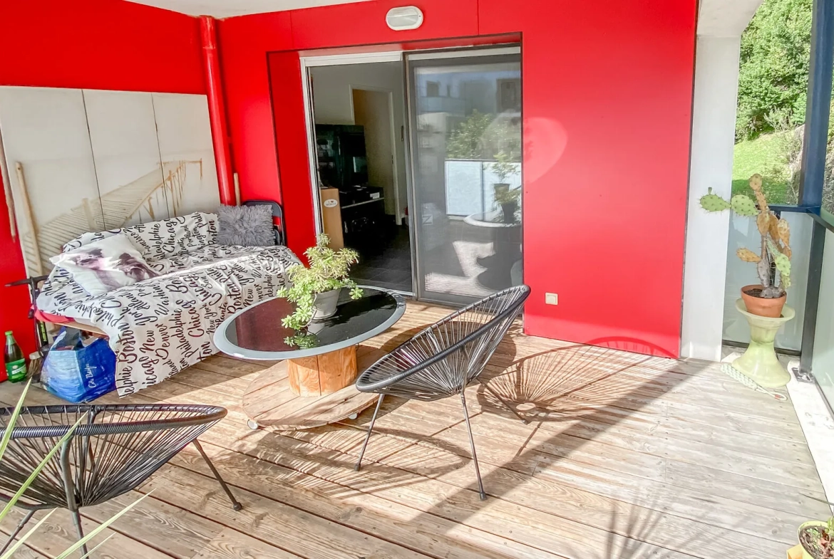 Appartement T2 avec terrasse ensoleillée et parking privé à Bayonne Les Arènes 