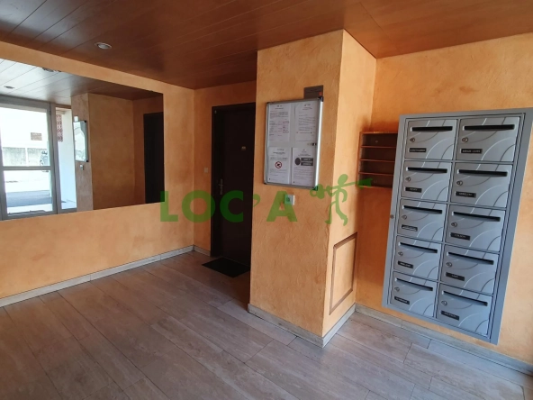 Appartement F1 à vendre à Dijon près de la Place Wilson - 35 m² avec parking