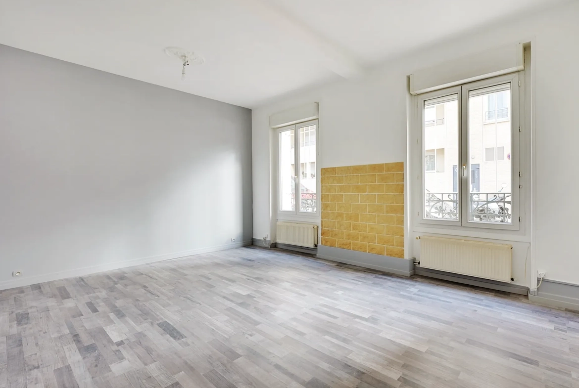 Appartement 2 pièces à Paris dans le 14e, idéal pour investissement ou résidence 