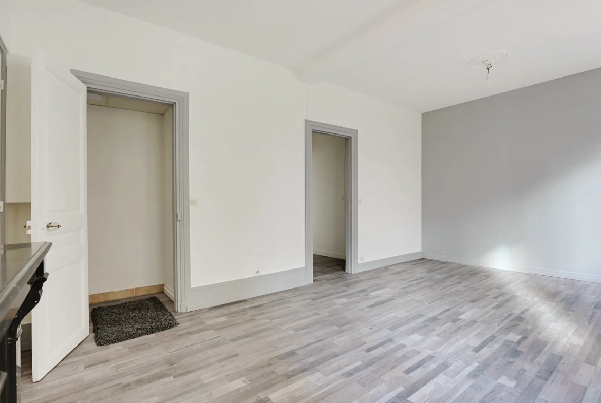 Appartement 2 pièces à Paris dans le 14e, idéal pour investissement ou résidence 