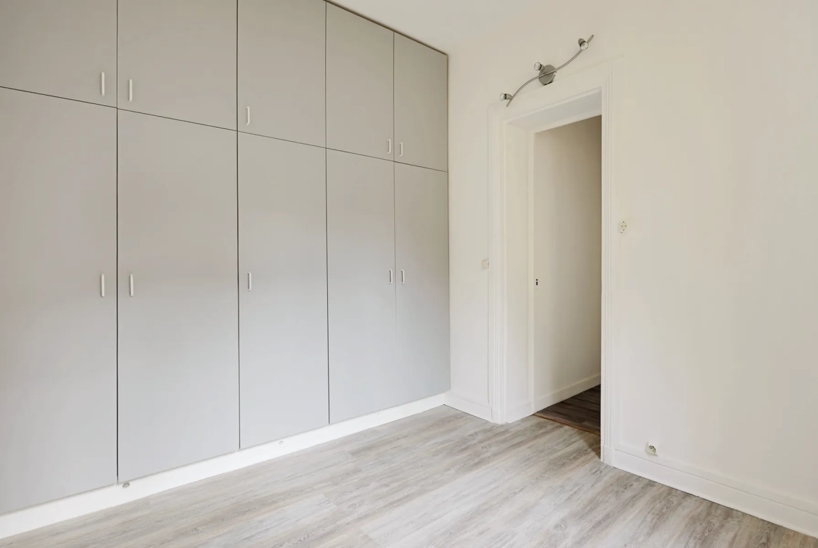 Appartement 2 pièces à Paris dans le 14e, idéal pour investissement ou résidence 
