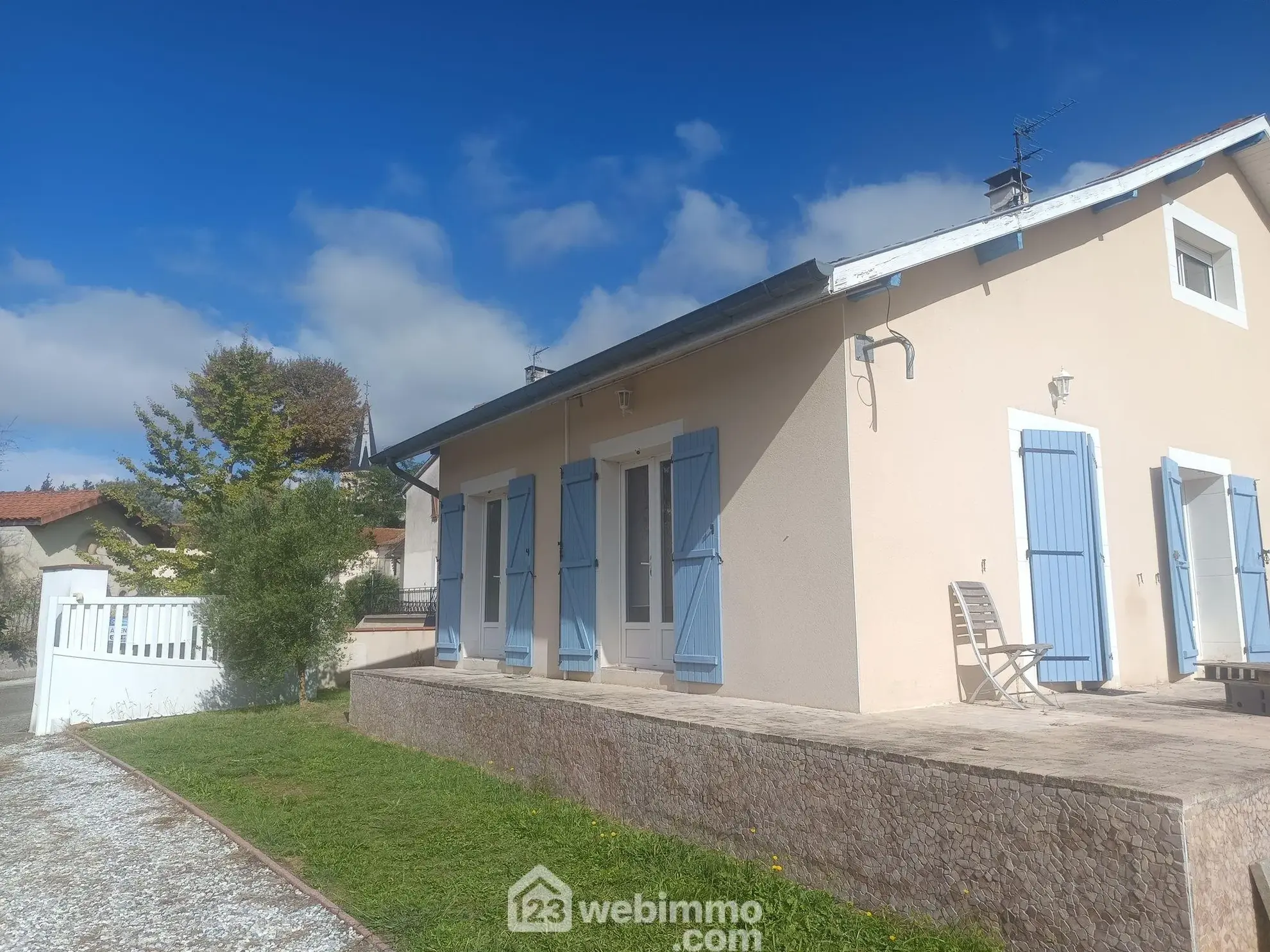 Maison lumineuse de 119 m² avec jardin et potentiel locatif à Hagetmau 