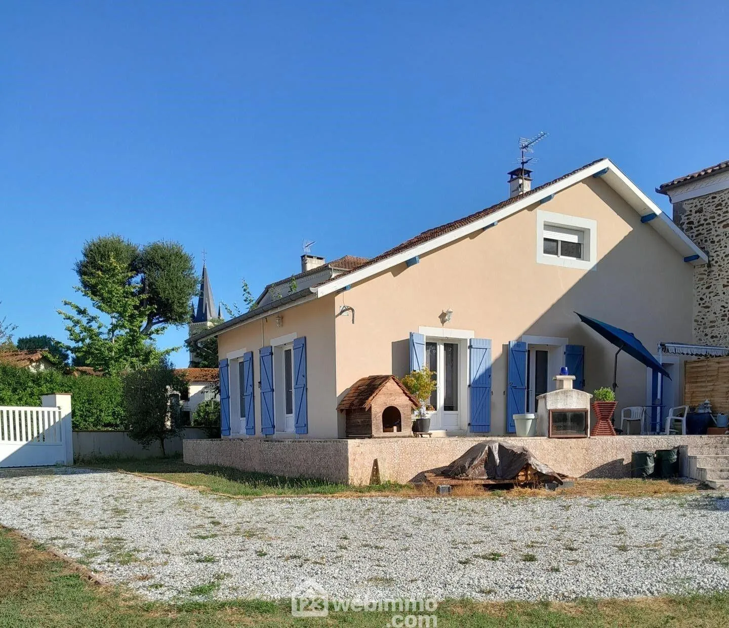 Maison lumineuse de 119 m² avec jardin et potentiel locatif à Hagetmau 