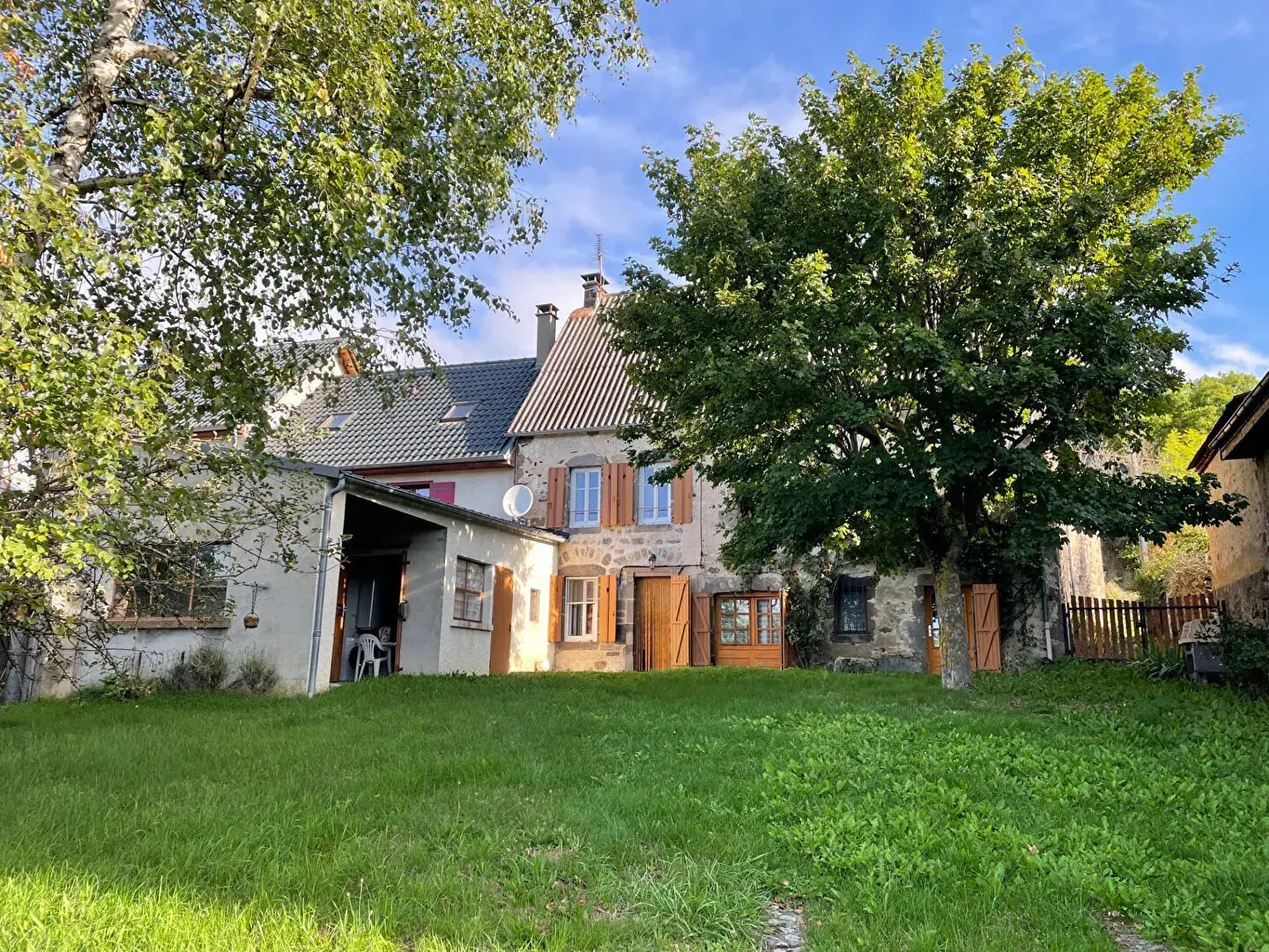 Maison de caractère à Saint Nectaire avec dépendance de 100 m² 
