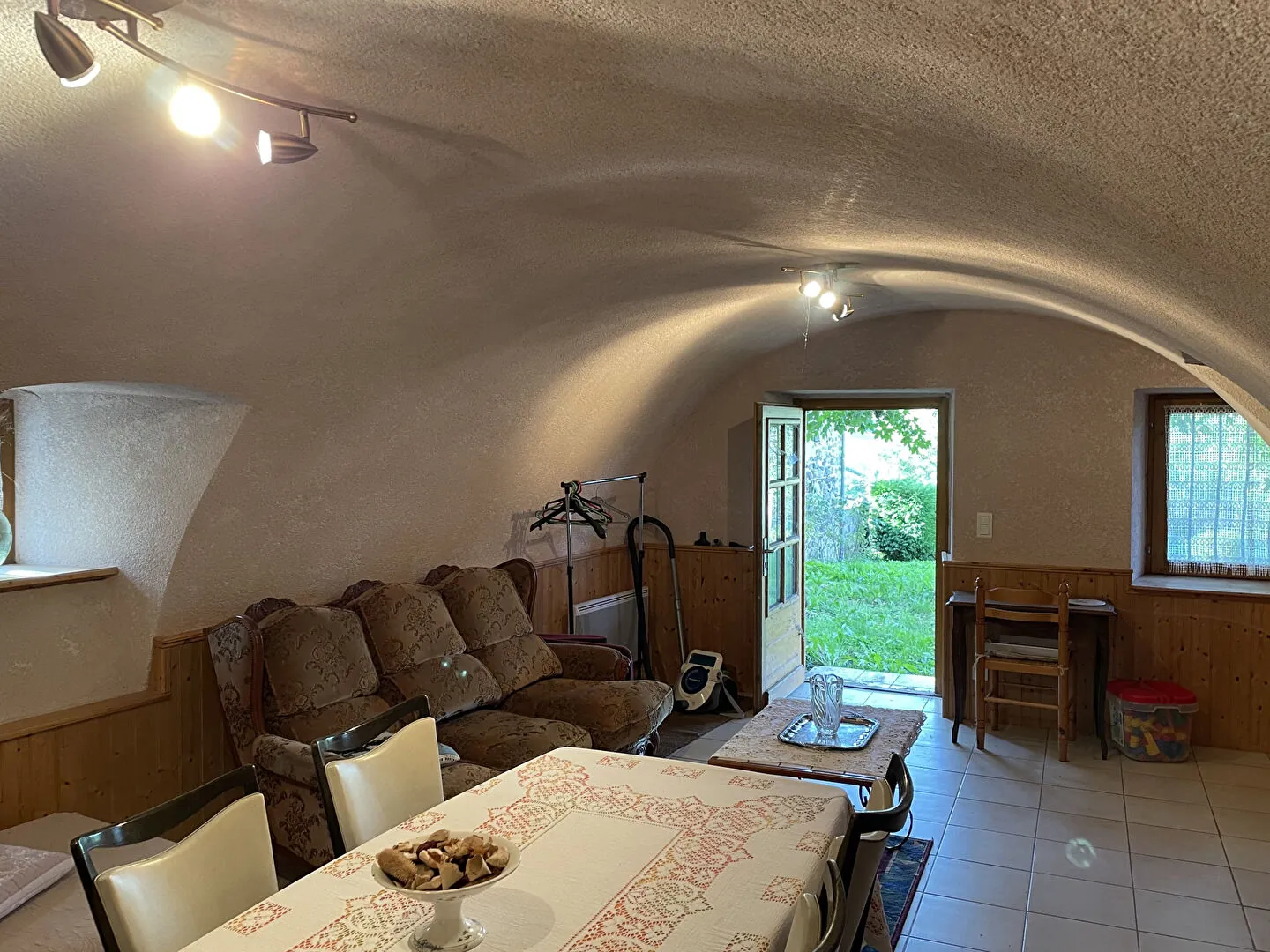 Maison de caractère à Saint Nectaire avec dépendance de 100 m² 
