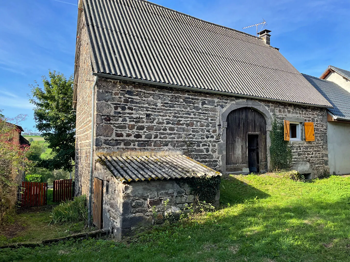 Maison de caractère à Saint Nectaire avec dépendance de 100 m² 