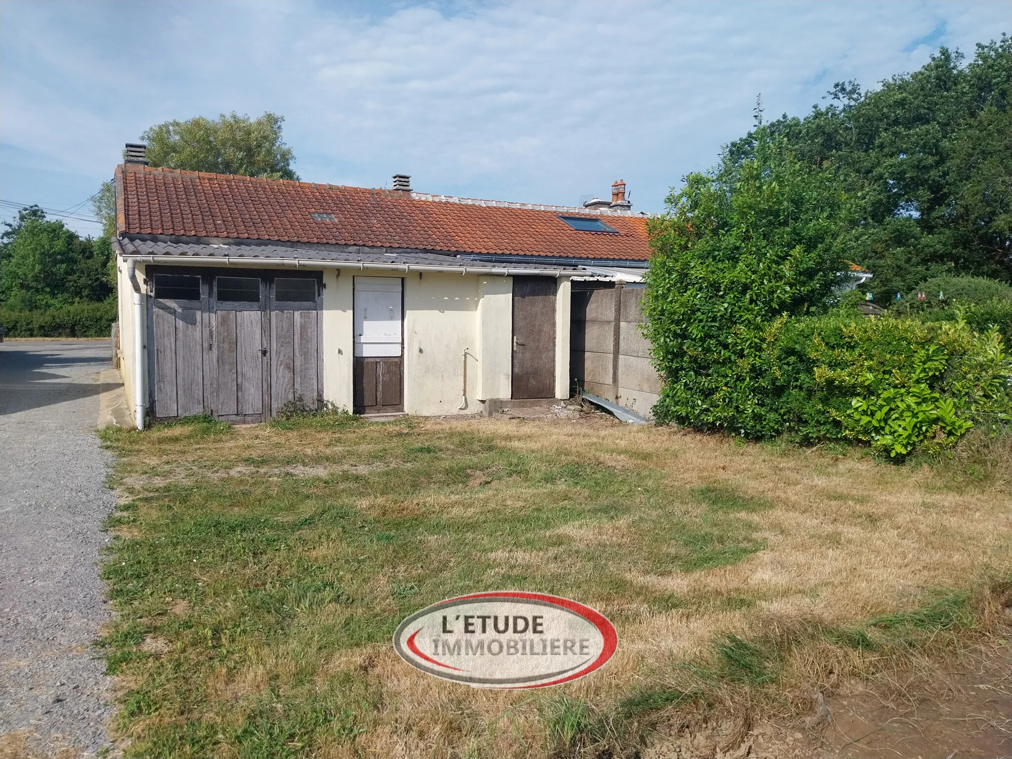 Maison à vendre à Pornic avec grand potentiel d'extension et parking privé 
