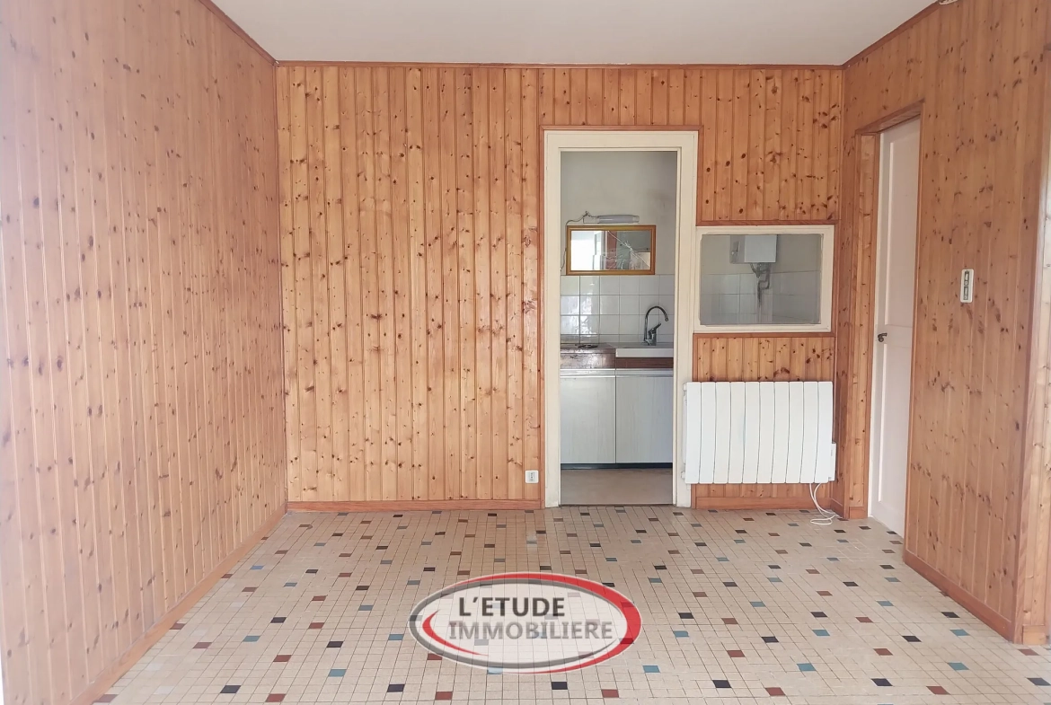 Maison à vendre à Pornic avec grand potentiel d'extension et parking privé 
