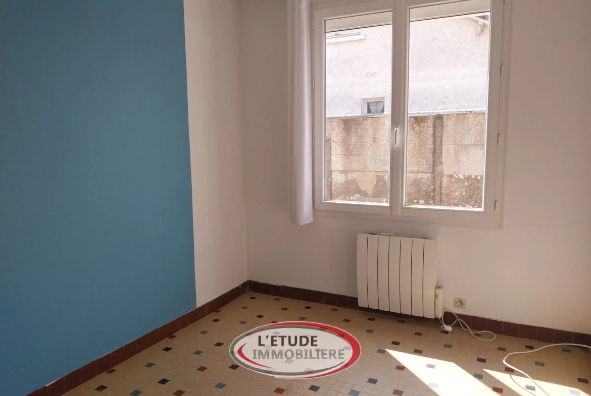 Maison à vendre à Pornic avec grand potentiel d'extension et parking privé 