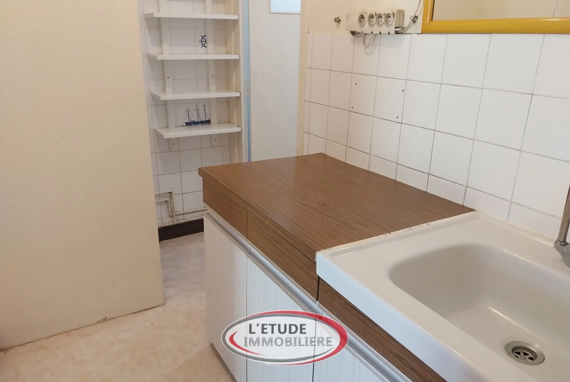 Maison à vendre à Pornic avec grand potentiel d'extension et parking privé 