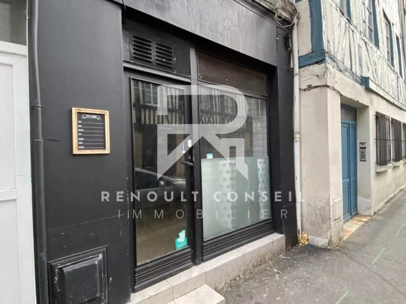 Local commercial à vendre à Rouen - Emplacement stratégique et potentiel de rendement