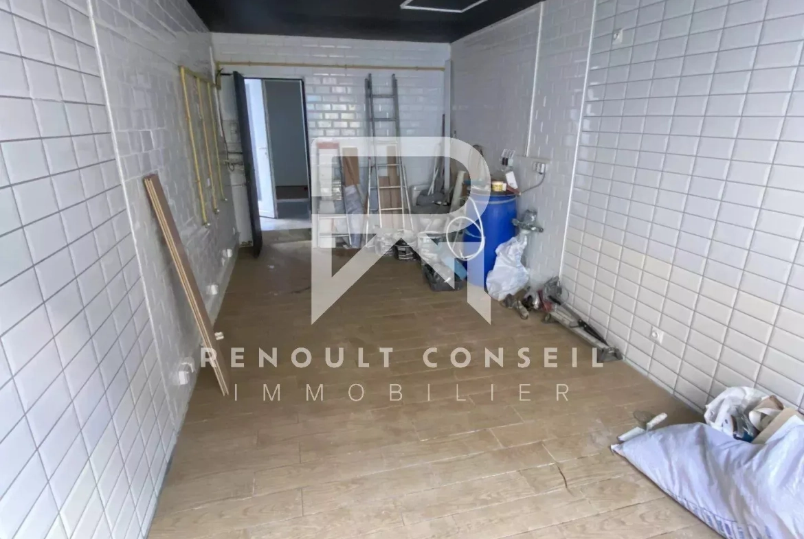 Local commercial à vendre à Rouen - Emplacement stratégique et potentiel de rendement 