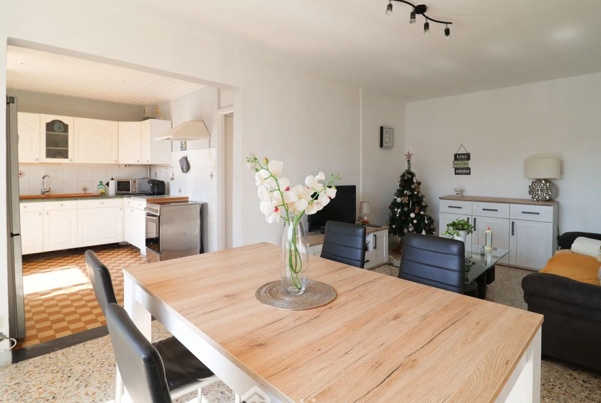 Appartement lumineux de 66 m² avec terrasse à Marseille - Dernier étage, calme et vue dégagée 