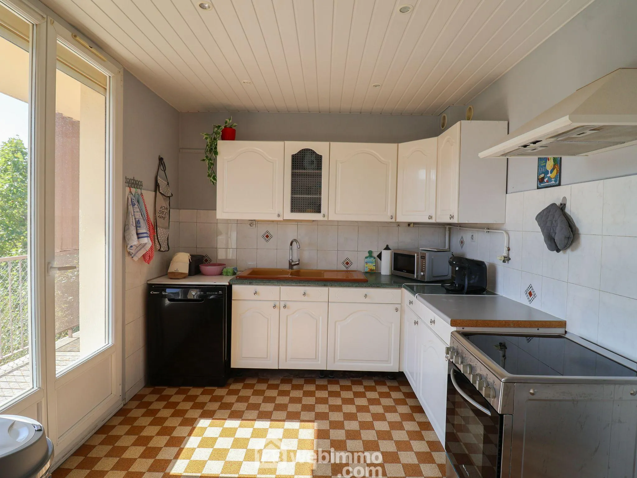 Appartement lumineux de 66 m² avec terrasse à Marseille - Dernier étage, calme et vue dégagée 