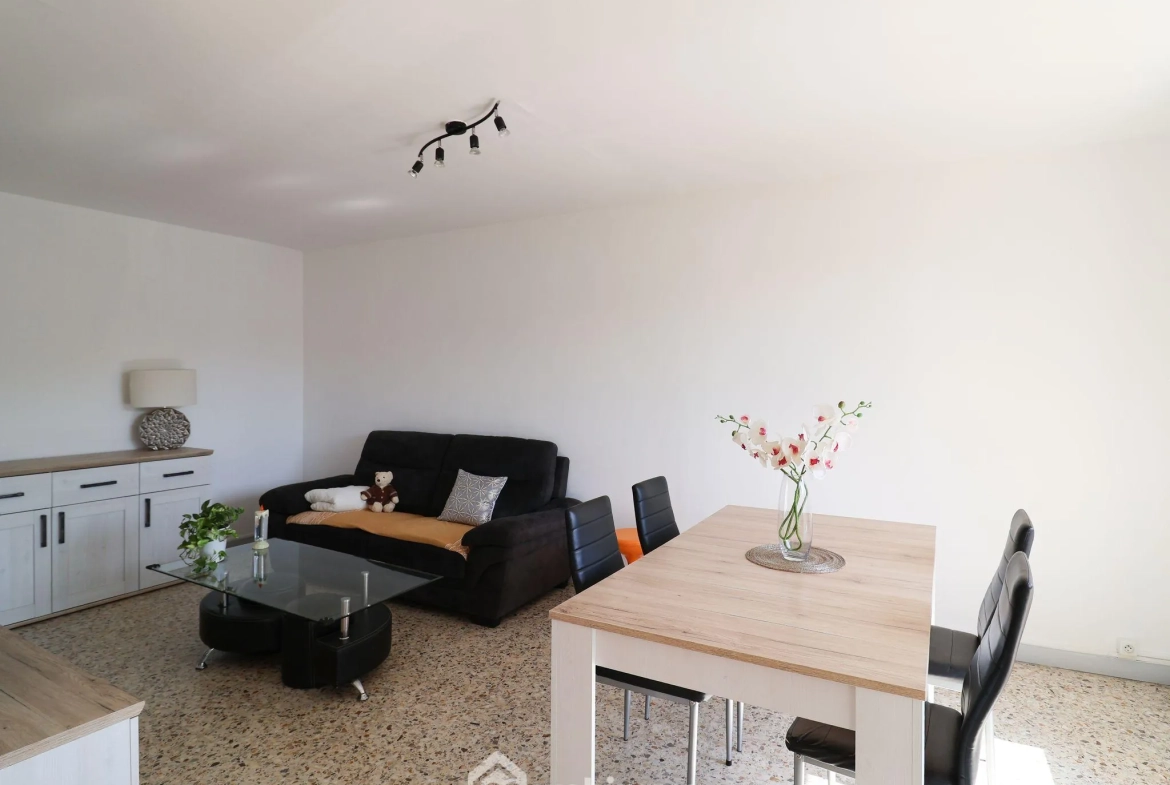 Appartement lumineux de 66 m² avec terrasse à Marseille - Dernier étage, calme et vue dégagée 