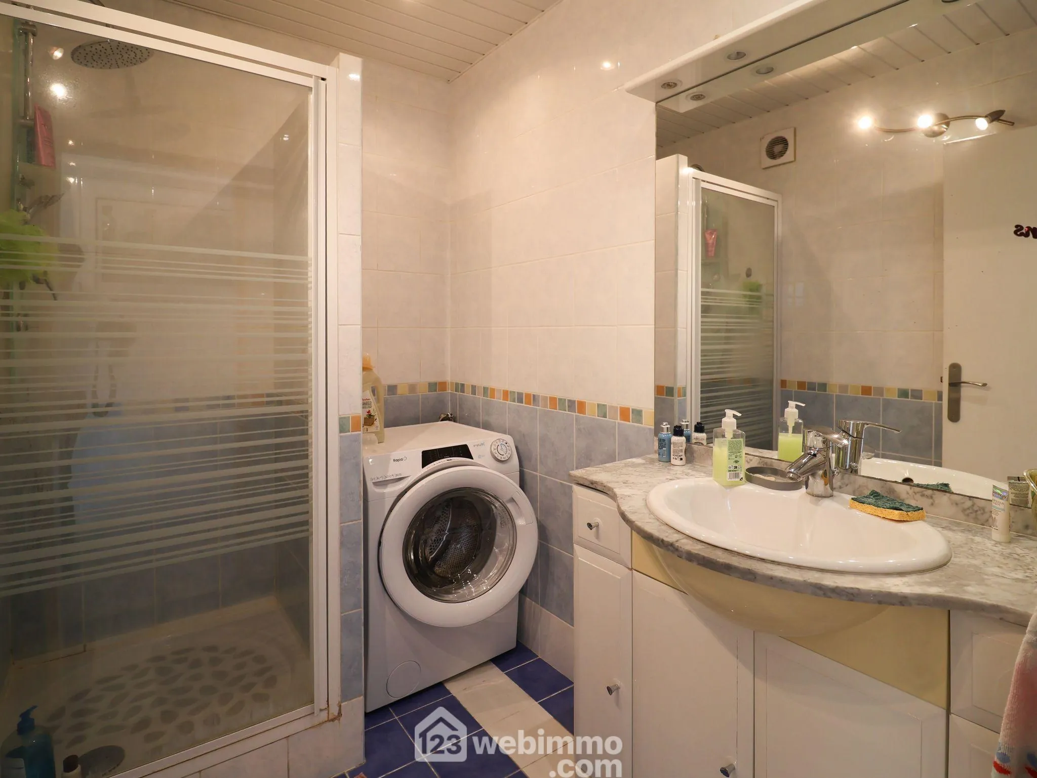 Appartement lumineux de 66 m² avec terrasse à Marseille - Dernier étage, calme et vue dégagée 
