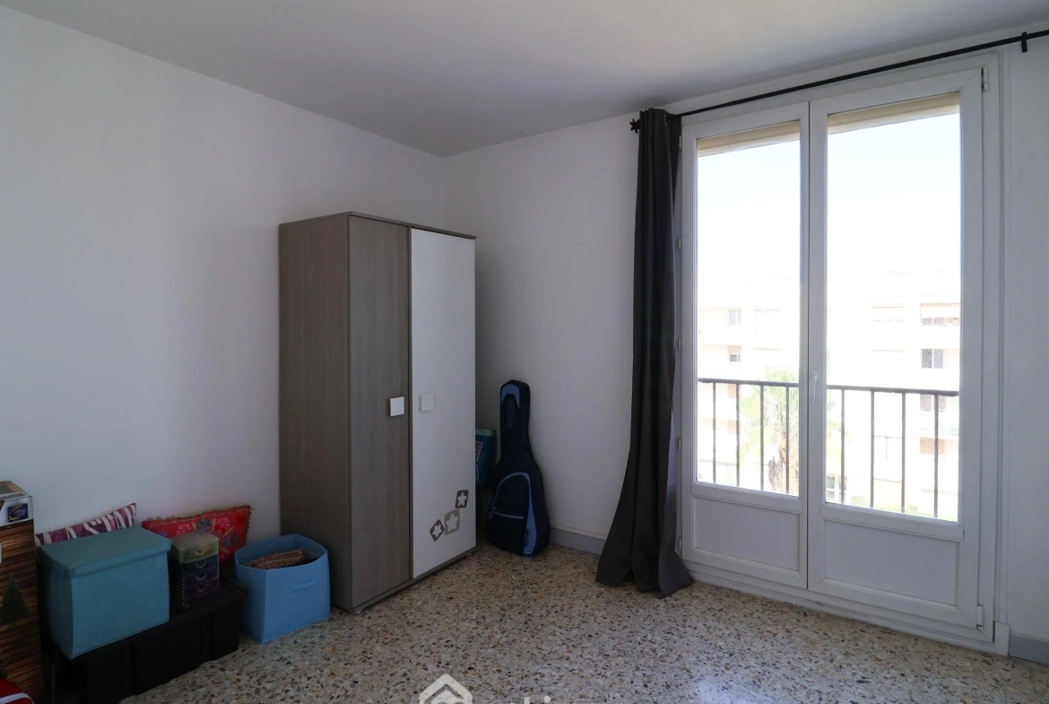 Appartement lumineux de 66 m² avec terrasse à Marseille - Dernier étage, calme et vue dégagée 