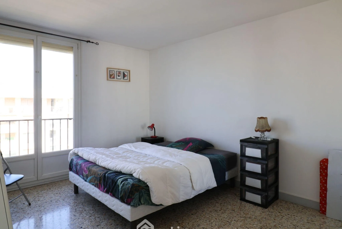 Appartement lumineux de 66 m² avec terrasse à Marseille - Dernier étage, calme et vue dégagée 
