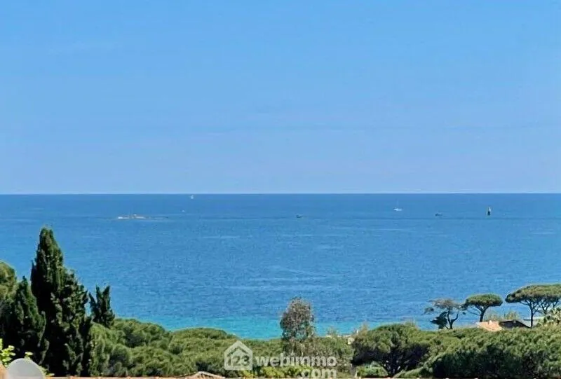 Charmant studio cabine avec vue mer et piscine à Sainte-Maxime 