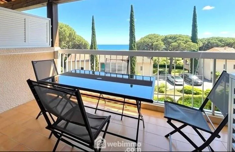 Charmant studio cabine avec vue mer et piscine à Sainte-Maxime 