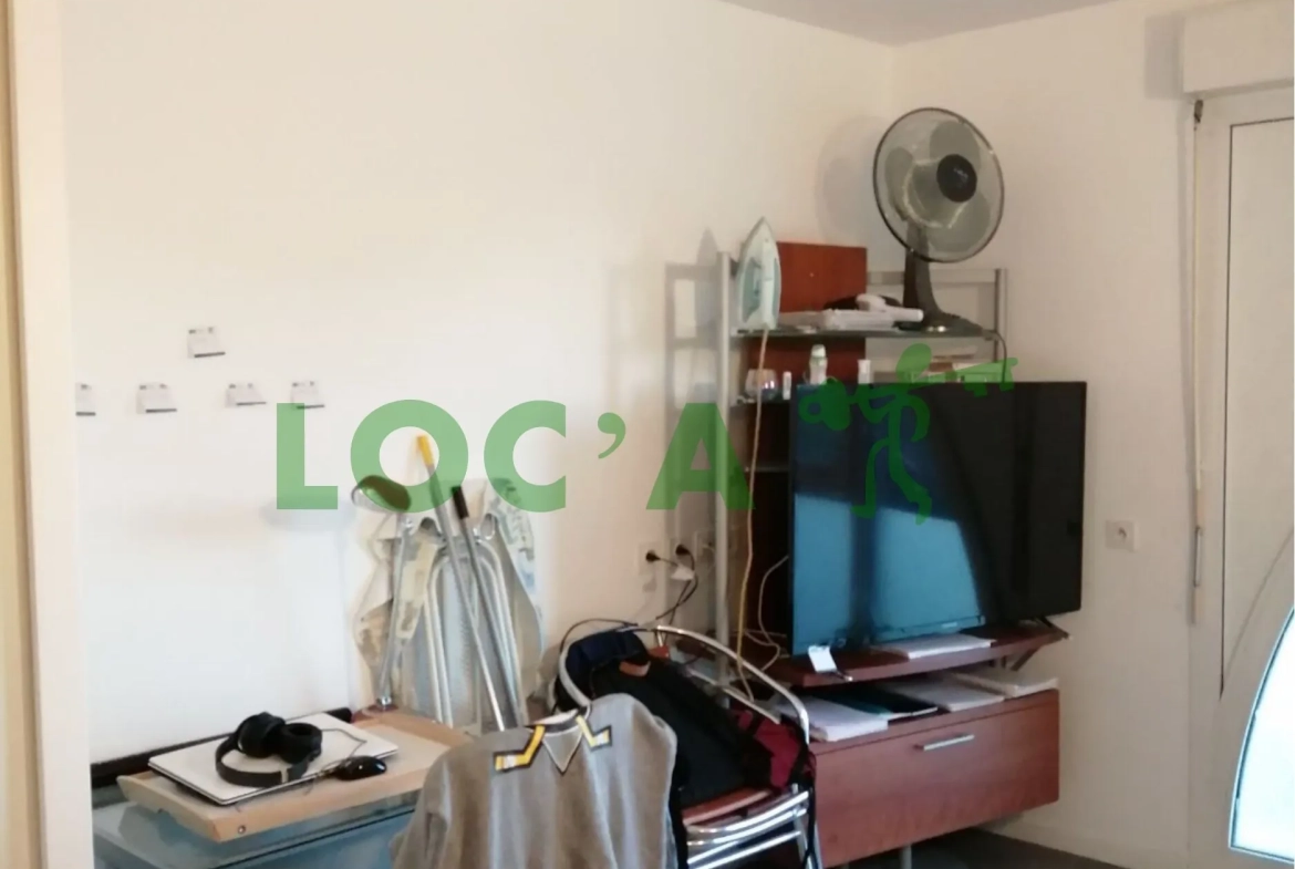 Studio à vendre à Quetigny - 19,05 m² avec kitchenette équipée 