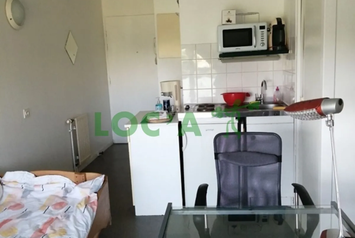 Studio à vendre à Quetigny - 19,05 m² avec kitchenette équipée 