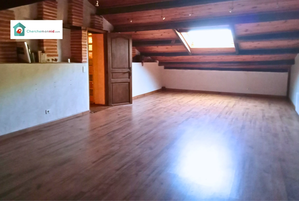 Maison 9 pièces avec commerce & piscine à Saint-Juéry - Opportunité d’investissement 