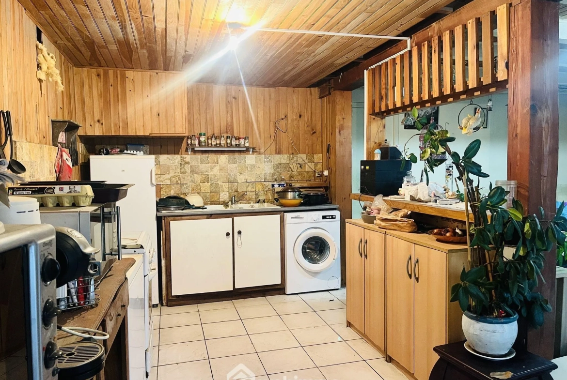 Maison à rénover de 74 m² à Coulombiers avec potentiel d'extension 