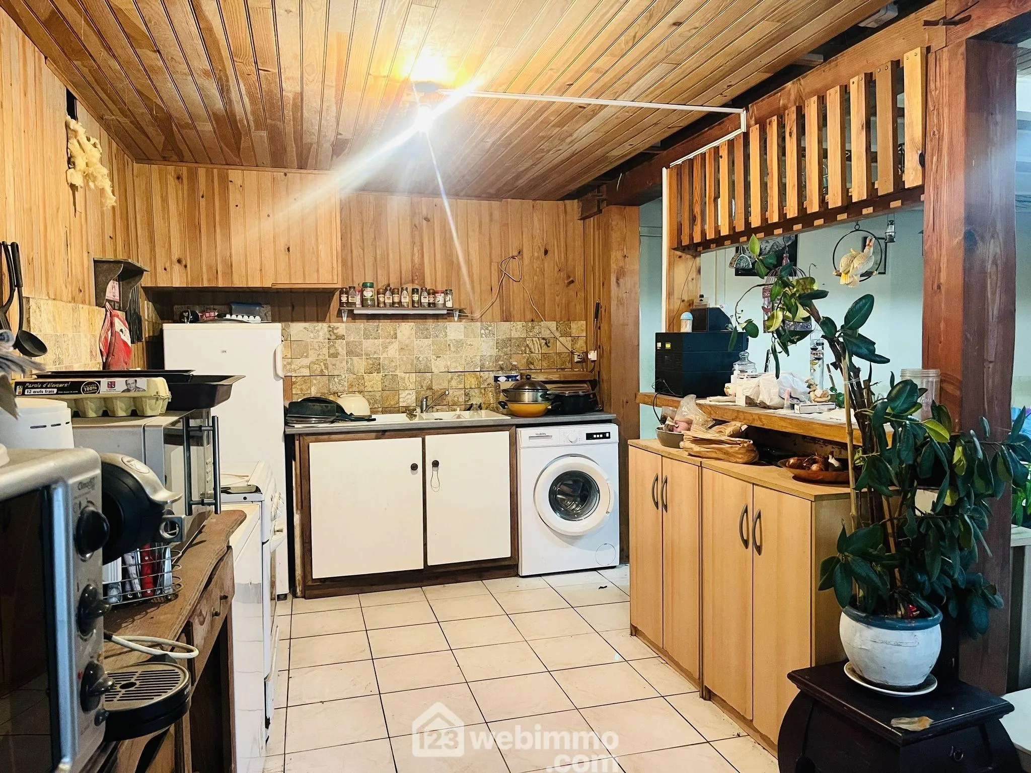 Maison à rénover de 74 m² à Coulombiers avec potentiel d'extension 