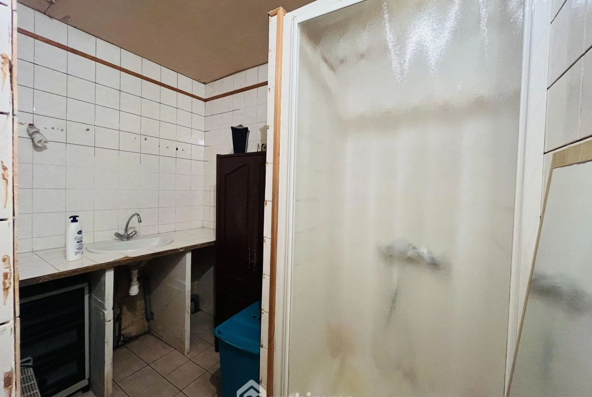 Maison à rénover de 74 m² à Coulombiers avec potentiel d'extension 