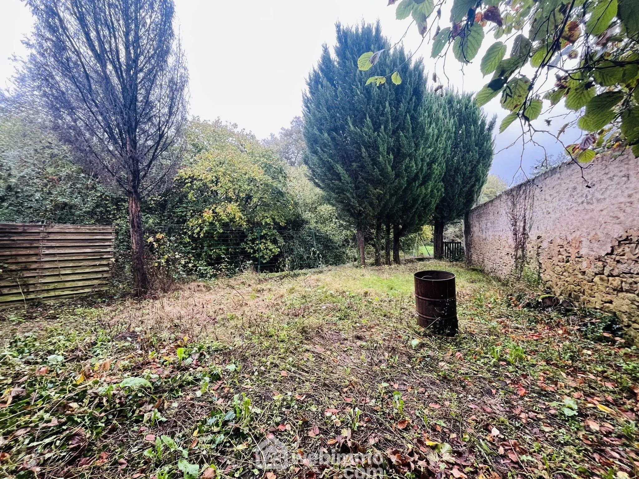 Maison à rénover de 74 m² à Coulombiers avec potentiel d'extension 
