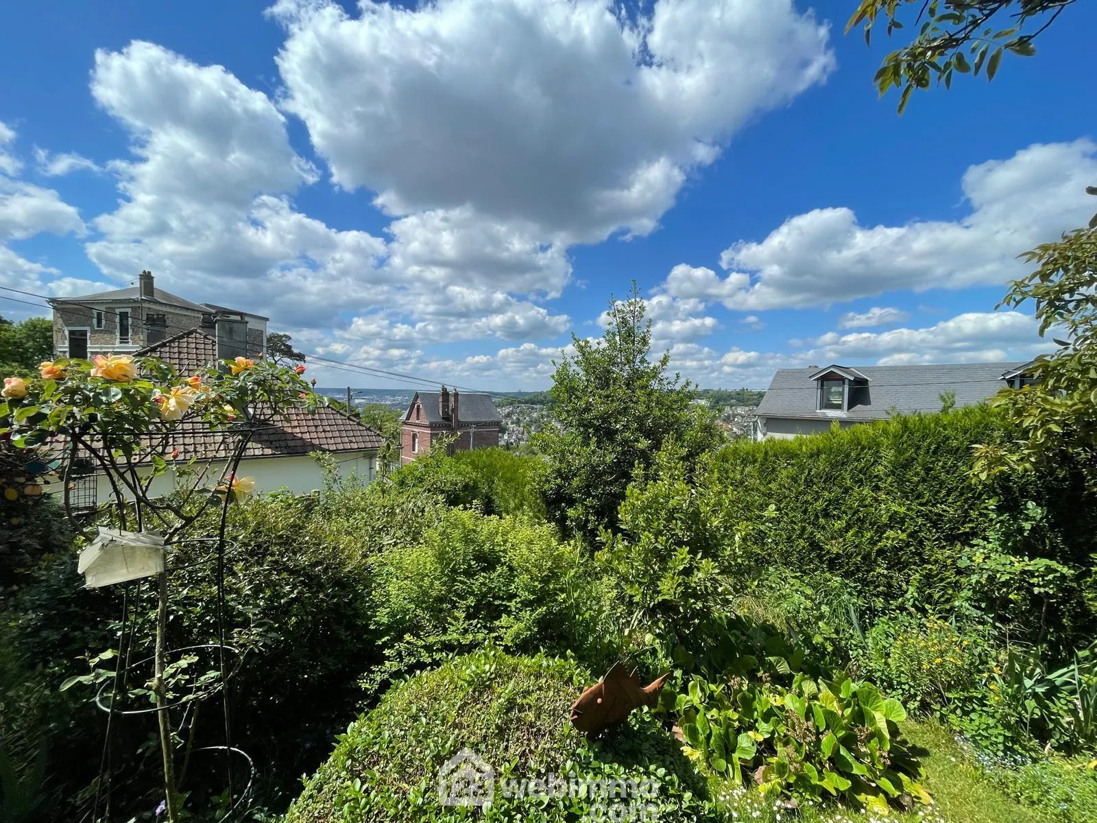 Maison à vendre à Bois-Guillaume avec jardin et potentiel à Mont Fortin 