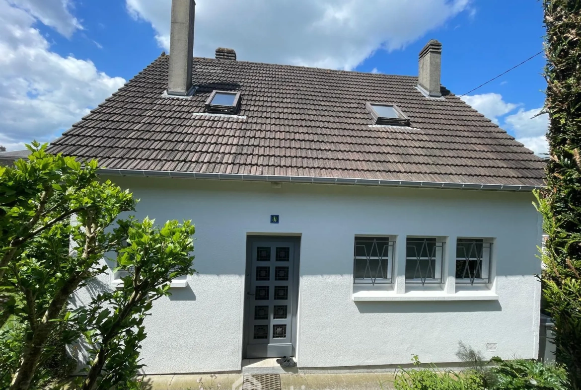 Maison à vendre à Bois-Guillaume avec jardin et potentiel à Mont Fortin 