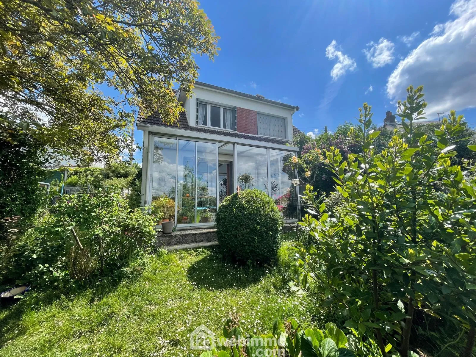 Maison à vendre à Bois-Guillaume avec jardin et potentiel à Mont Fortin 