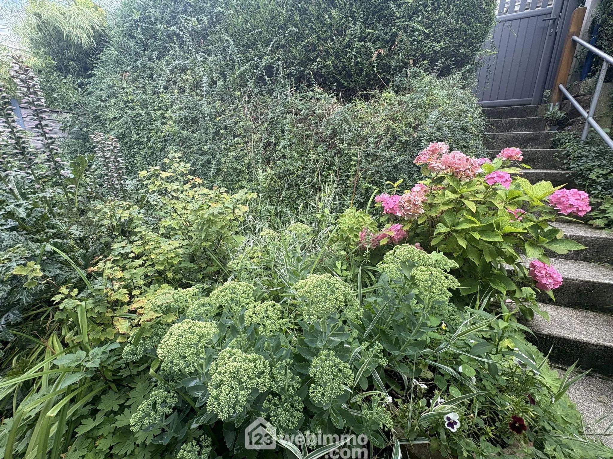 Maison à vendre à Bois-Guillaume avec jardin et potentiel à Mont Fortin 