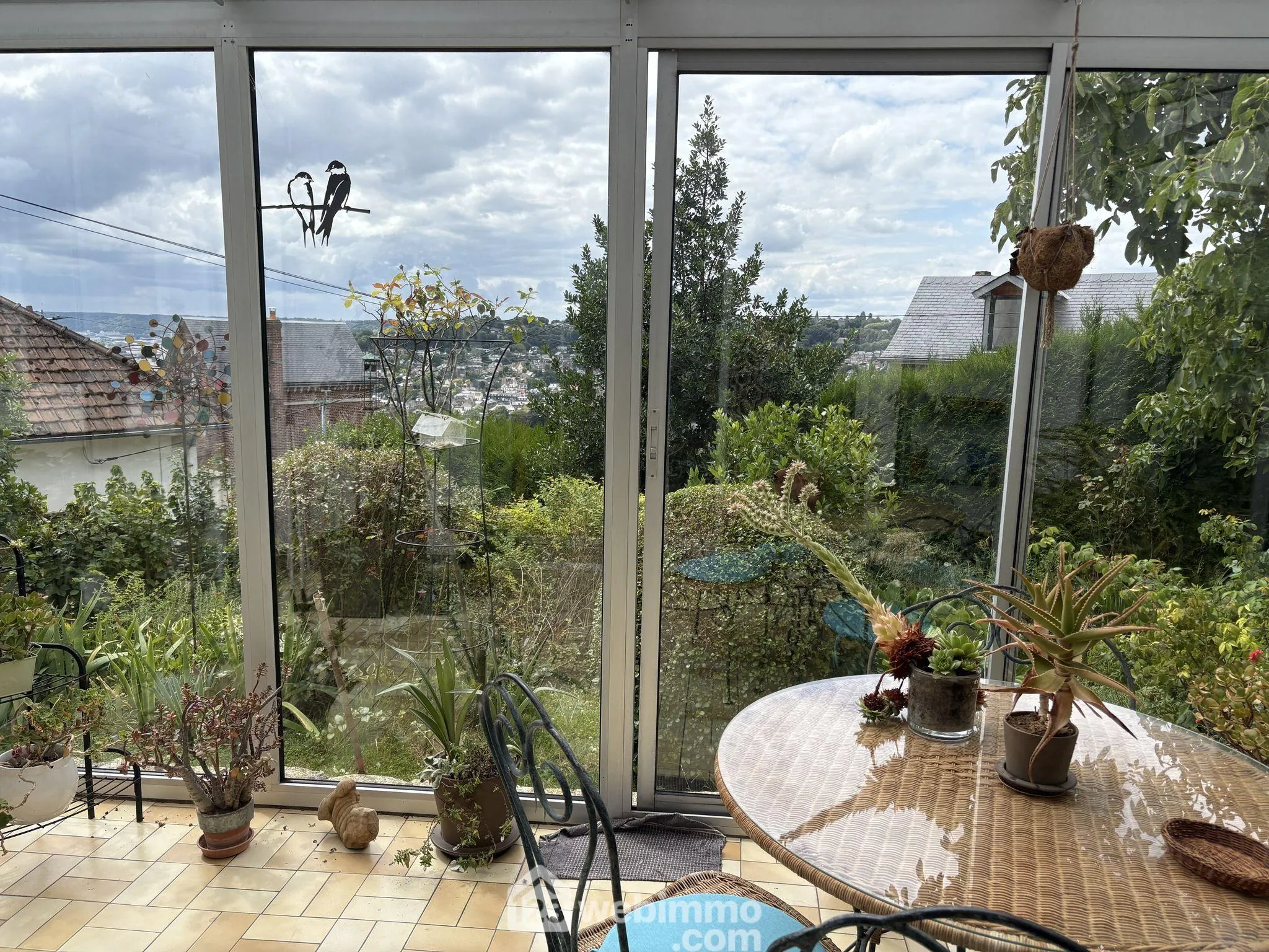 Maison à vendre à Bois-Guillaume avec jardin et potentiel à Mont Fortin 