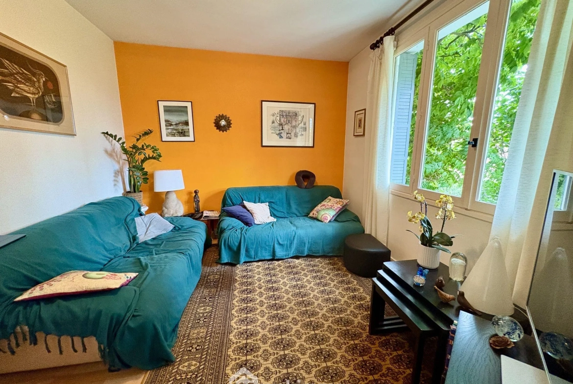 Maison à vendre à Bois-Guillaume avec jardin et potentiel à Mont Fortin 