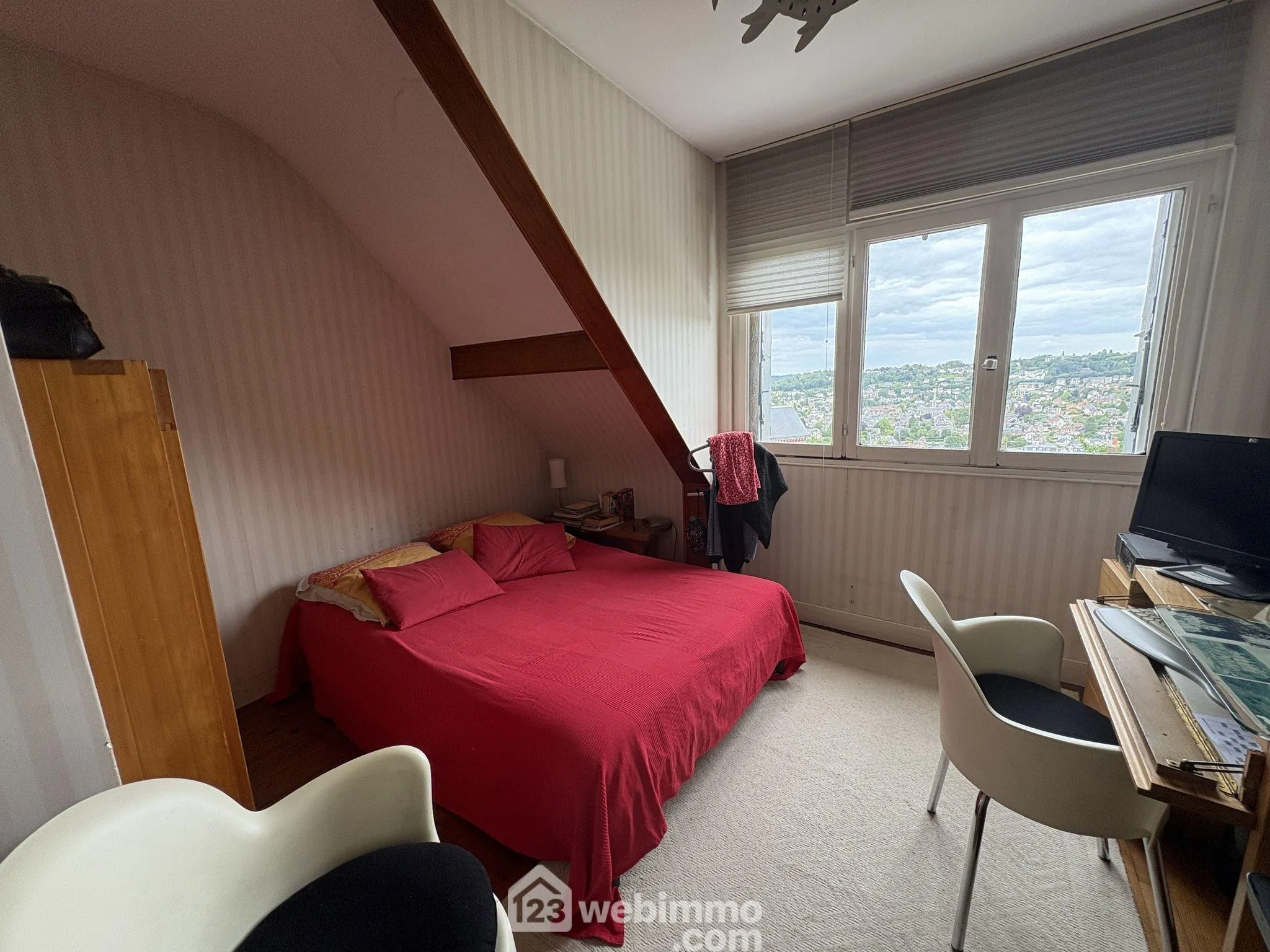 Maison à vendre à Bois-Guillaume avec jardin et potentiel à Mont Fortin 