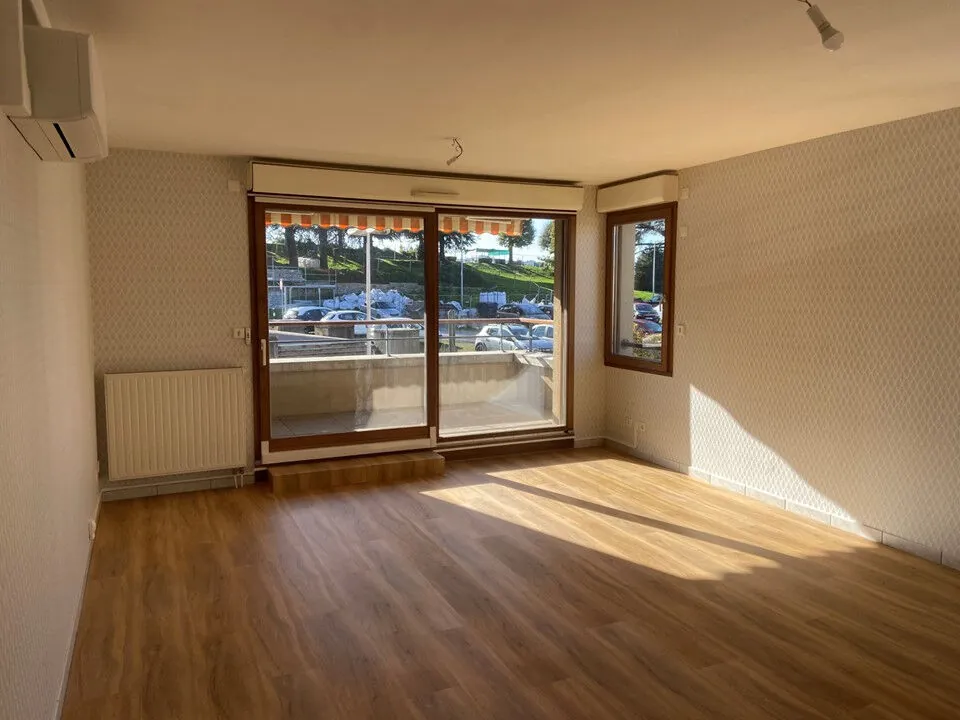 Bel appartement F4 à Roche-la-Molière avec terrasse et garage 
