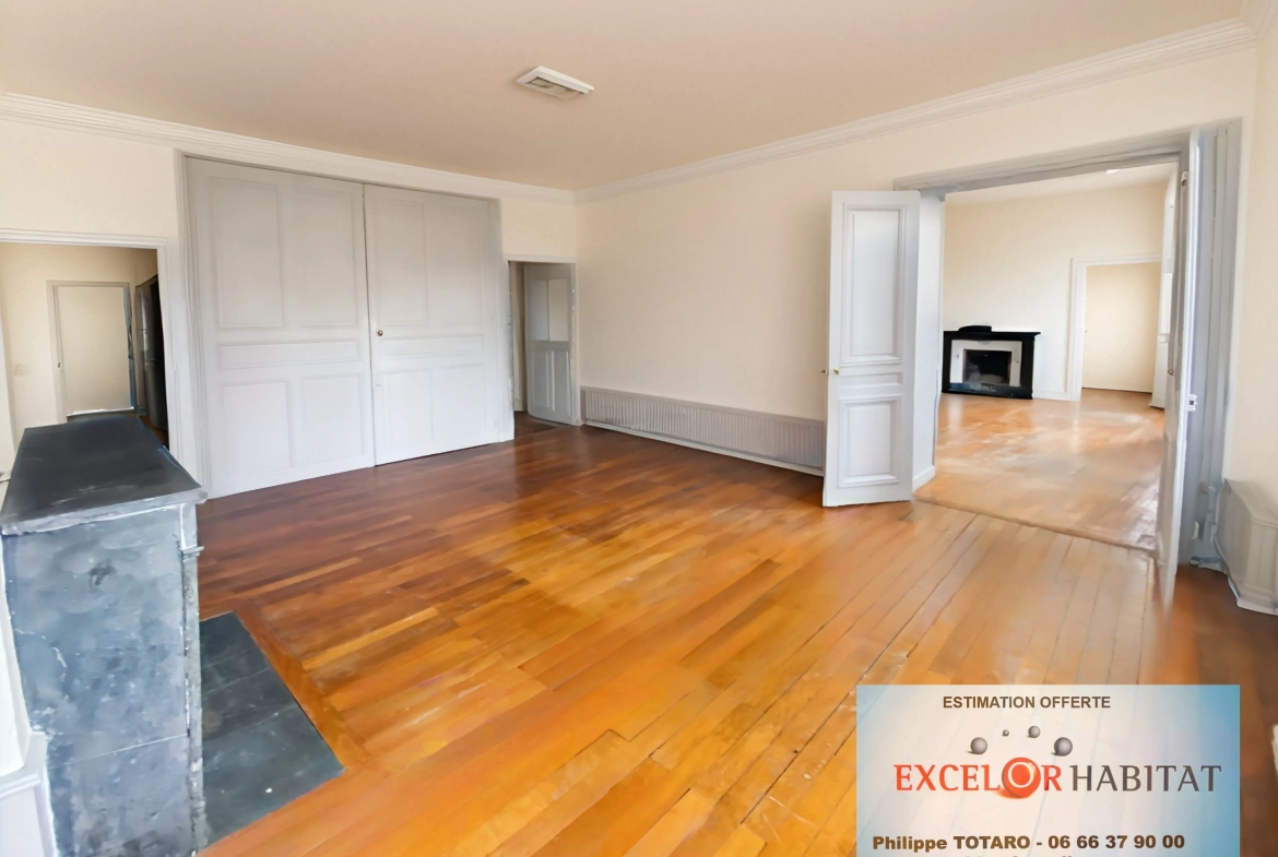 Appartement de caractère à Mâcon de 120 m² avec potentiel de rénovation 