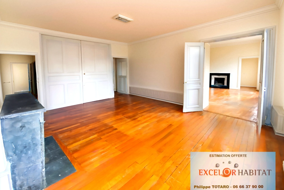 Appartement de caractère à Mâcon de 120 m² avec potentiel de rénovation 