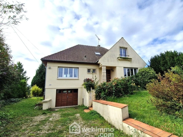 Maison individuelle de 141 m² avec jardin et garage à Laon
