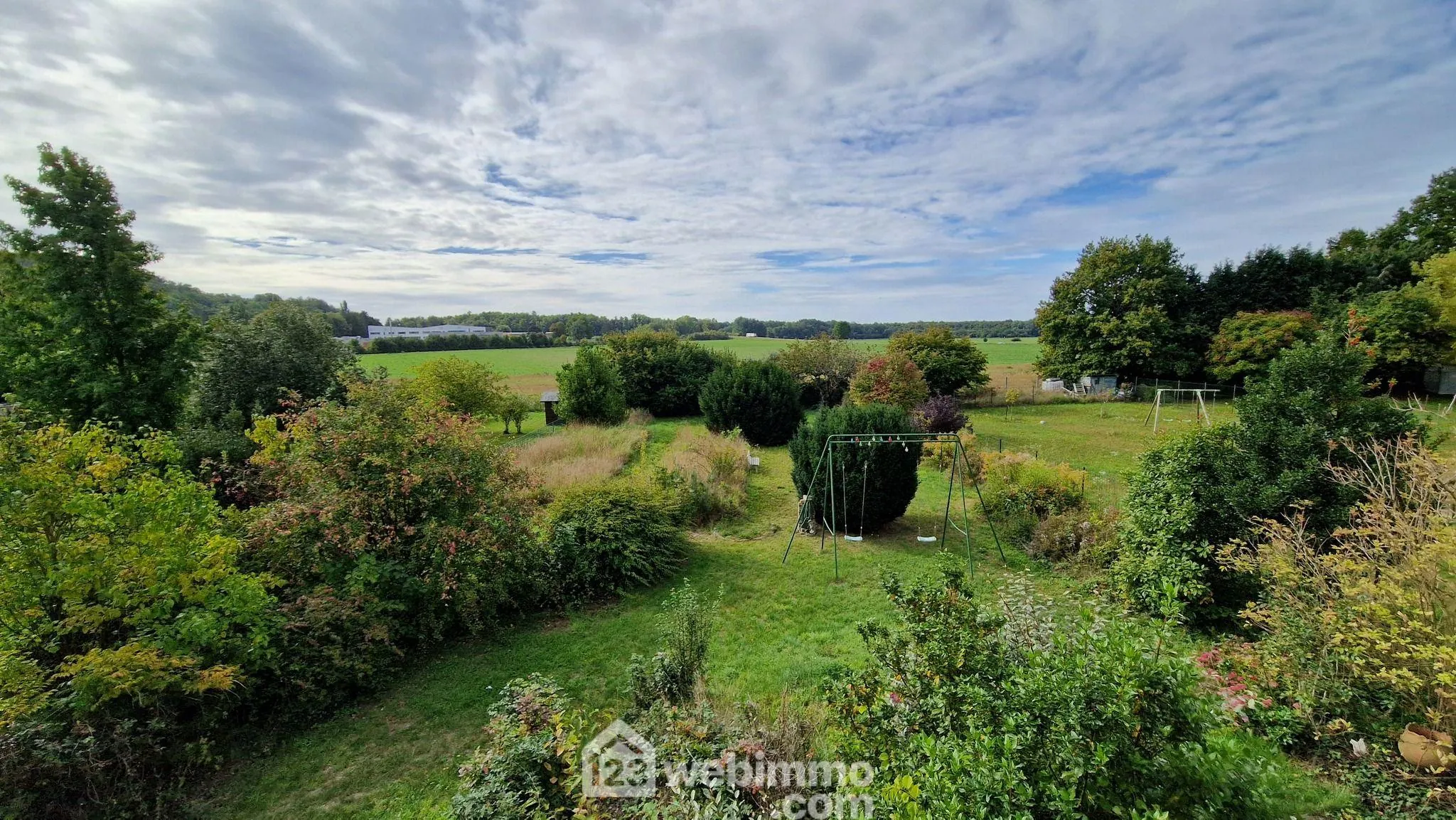 Maison individuelle de 141 m² avec jardin et garage à Laon 