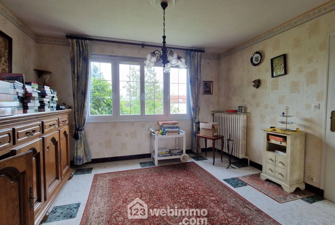 Maison individuelle de 141 m² avec jardin et garage à Laon 