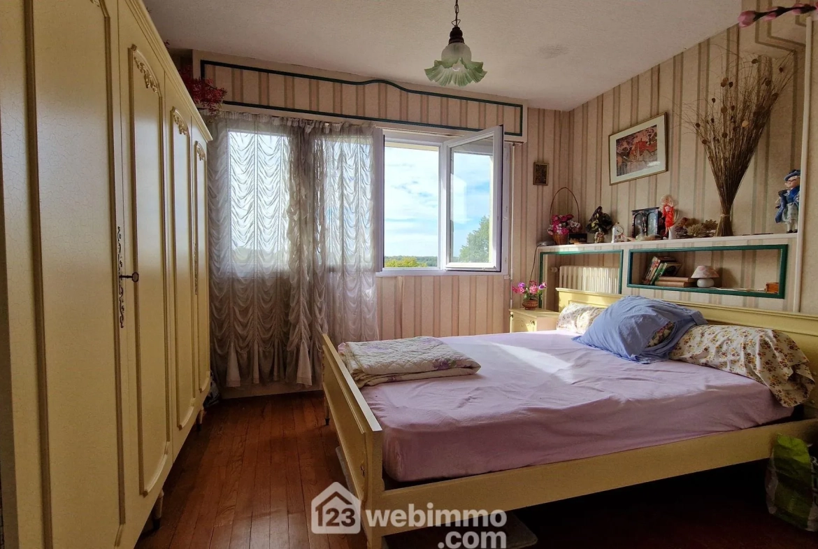 Maison individuelle de 141 m² avec jardin et garage à Laon 