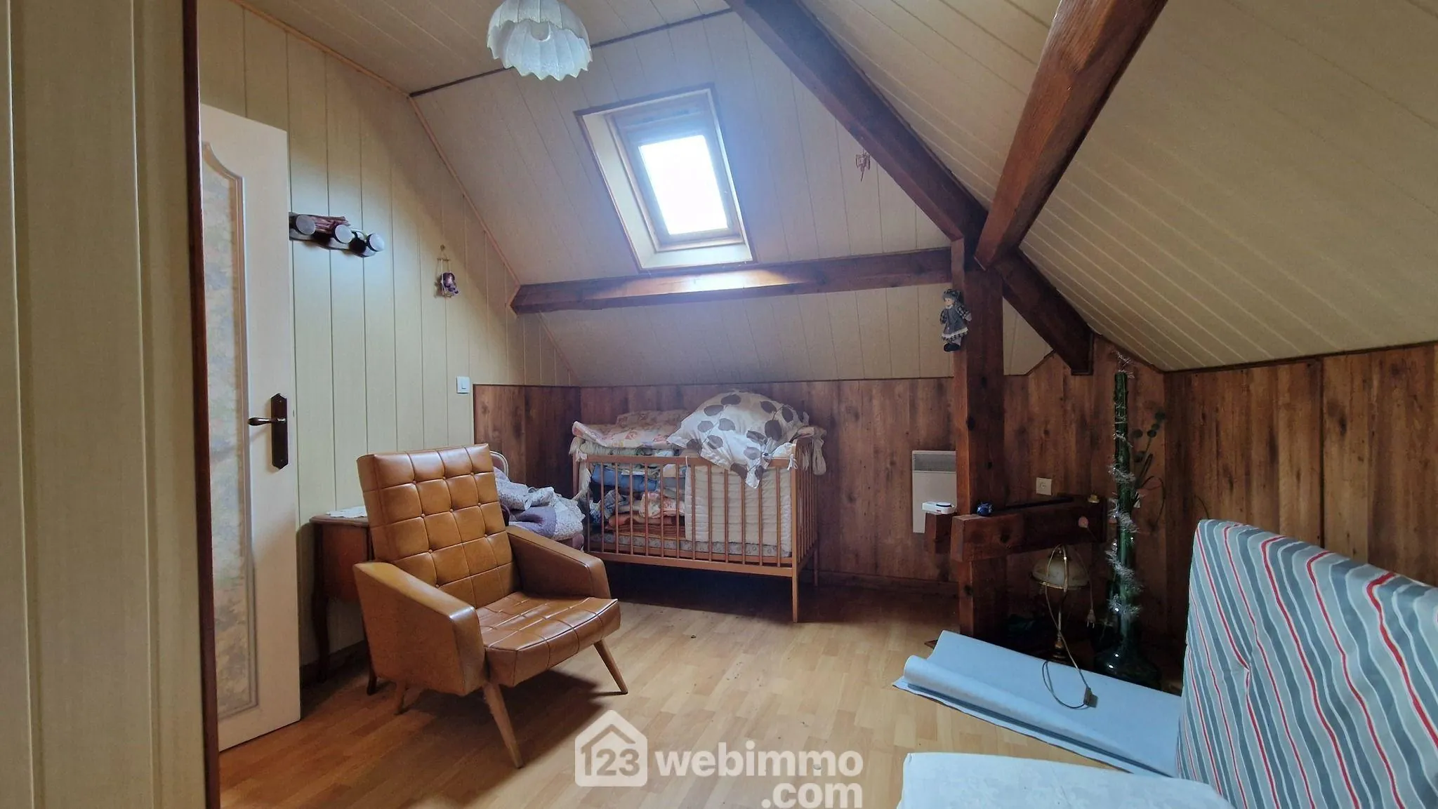 Maison individuelle de 141 m² avec jardin et garage à Laon 