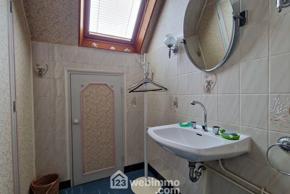 Maison individuelle de 141 m² avec jardin et garage à Laon 