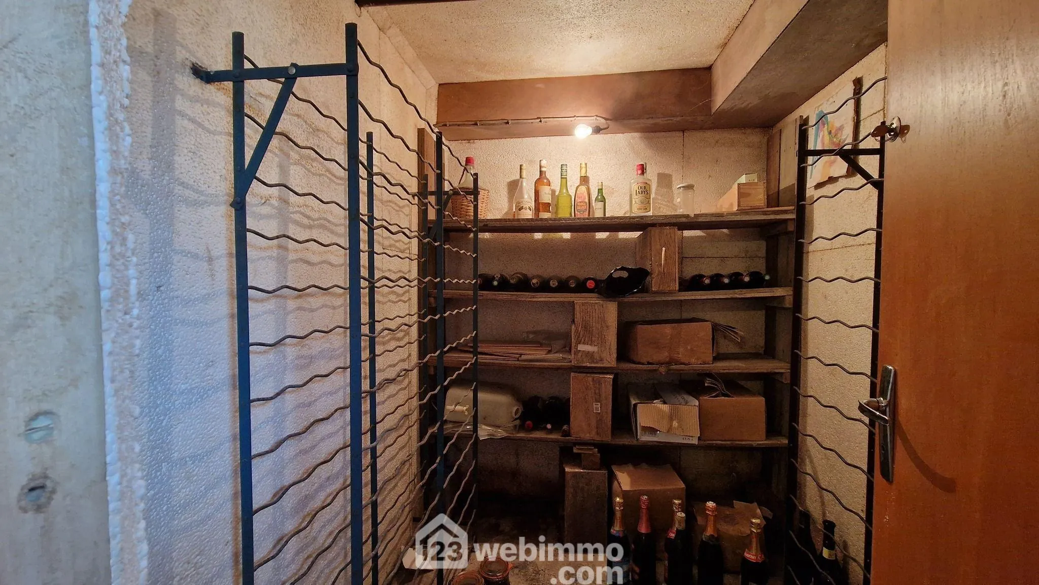 Maison individuelle de 141 m² avec jardin et garage à Laon 