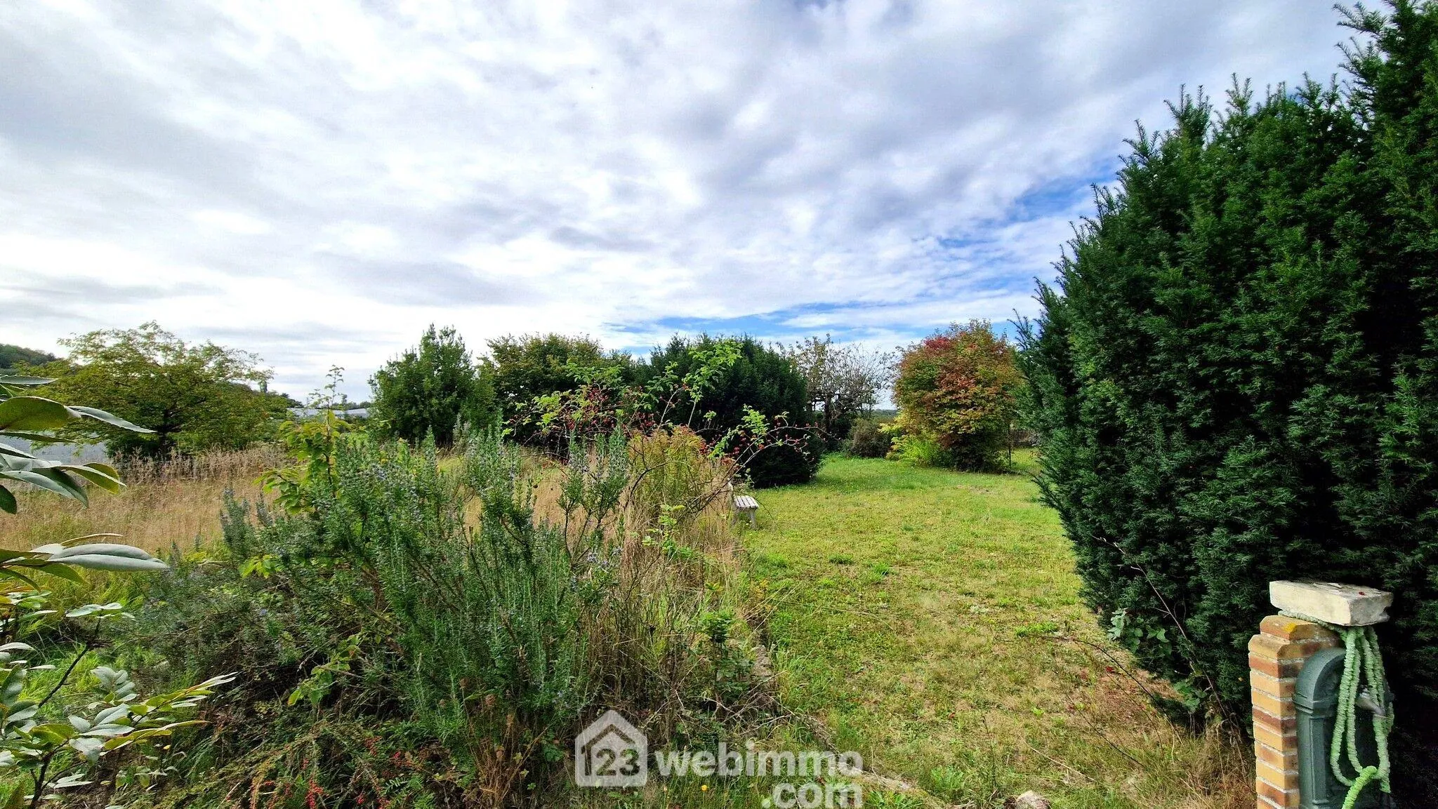 Maison individuelle de 141 m² avec jardin et garage à Laon 