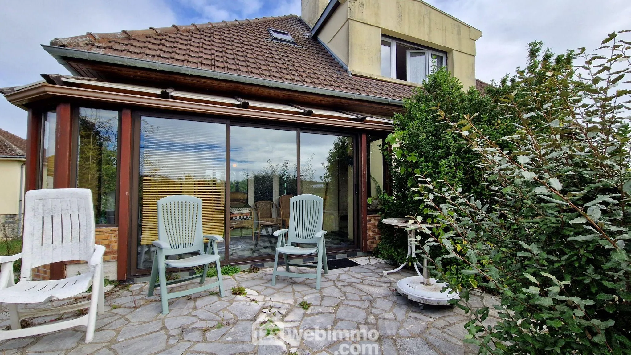 Maison individuelle de 141 m² avec jardin et garage à Laon 